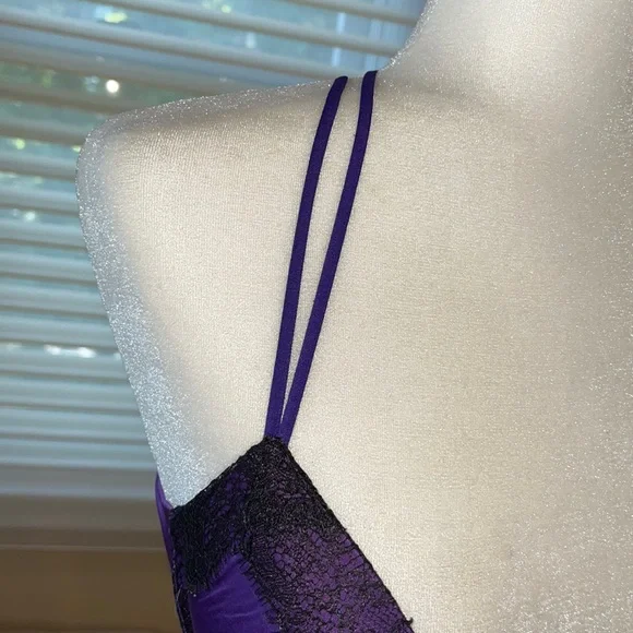Victoria’s Secret racerback underwire size 34B very sexy push-up bra lace